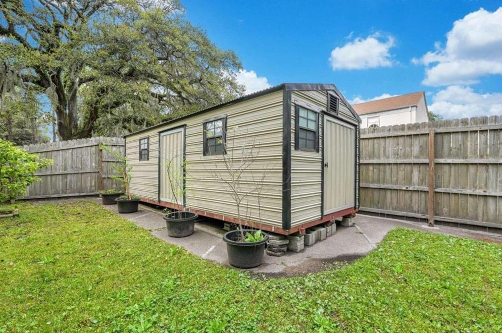 6 65 St, Savannah GA  31405-5207 exterior