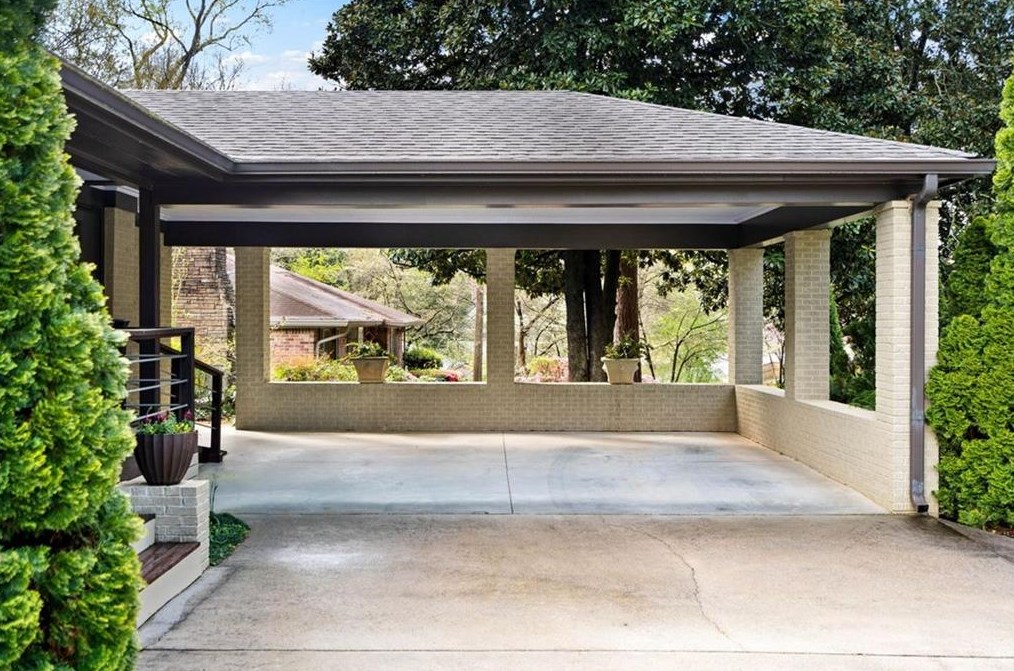 1720 Briarlake Cir, Decatur GA  30033-1110 exterior