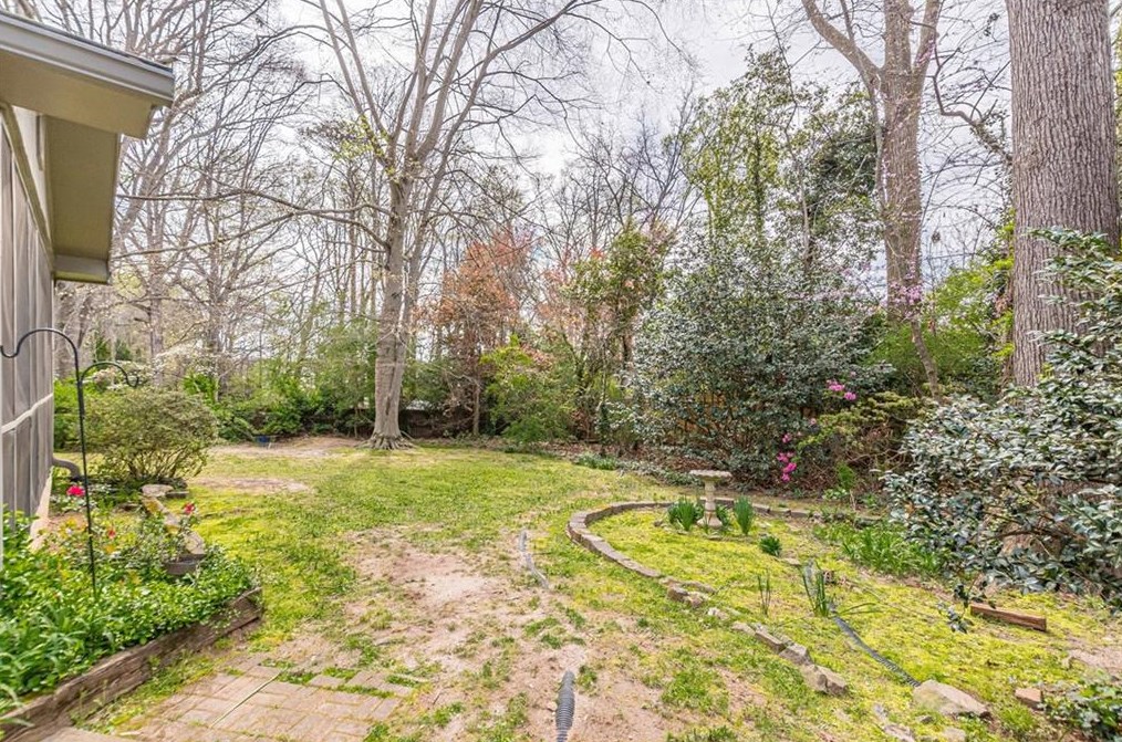 2803 Mount Olive Dr, Decatur GA  30033-3024 exterior