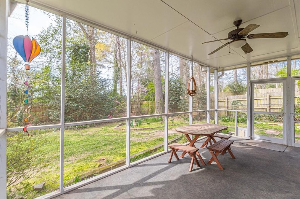 2803 Mount Olive Dr, Decatur GA  30033-3024 exterior