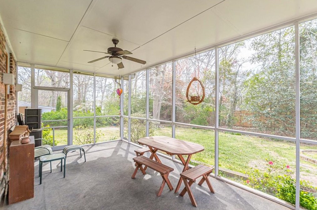 2803 Mount Olive Dr, Decatur GA  30033-3024 exterior