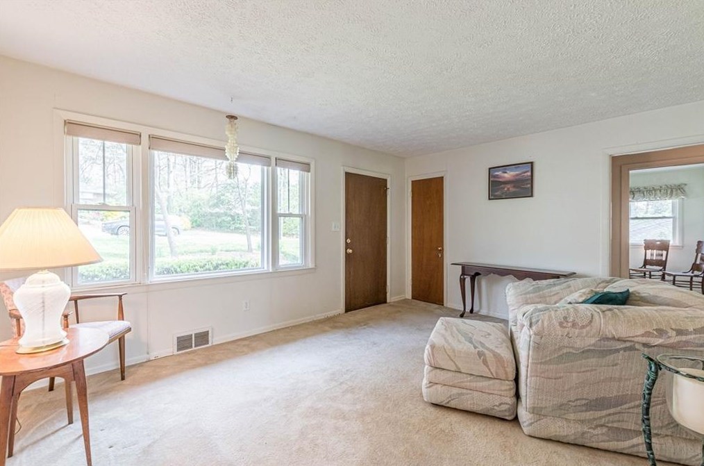 2803 Mount Olive Dr, Decatur GA  30033-3024 exterior