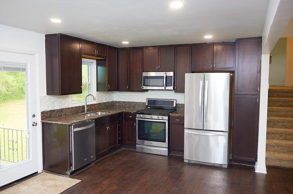 4082 Vale Ct, Decatur GA  30035-1939 exterior