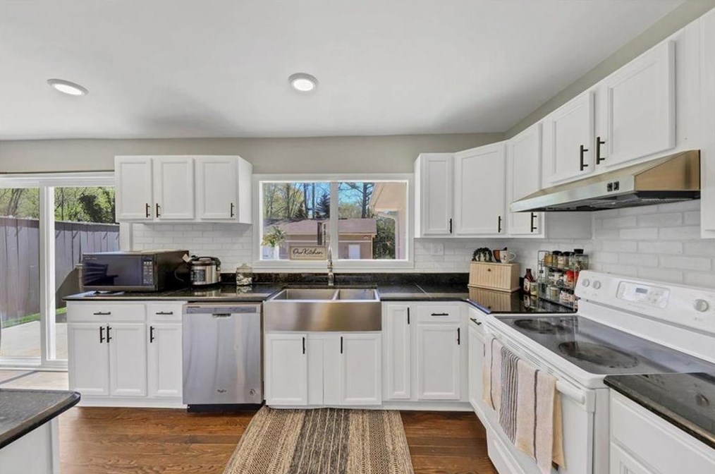 2047 Silver Creek Dr, Austell GA  30168-5058 exterior