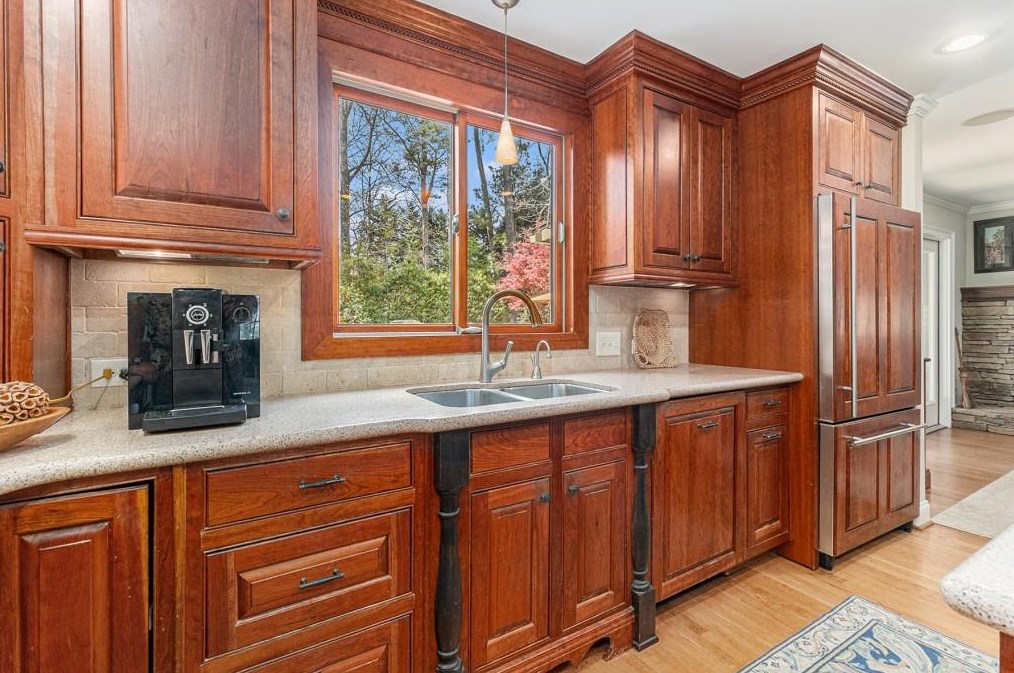 7320 Hunters Branch Dr, Atlanta GA  30328-1721 exterior