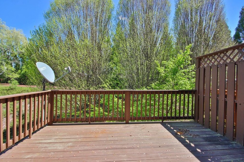 5141 Wellsley Bnd, Alpharetta GA  30005-5067 exterior