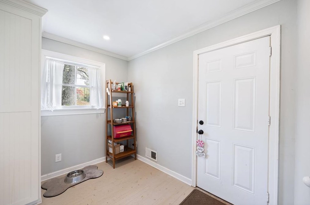 205 Pamela St, Marietta GA  30064-2161 exterior