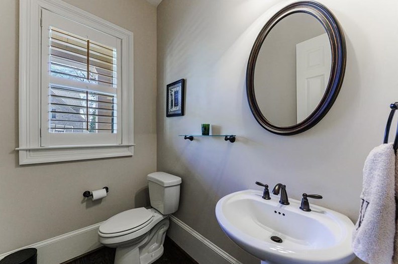 316 Vly Brk Way, Atlanta GA 30319-5241 exterior