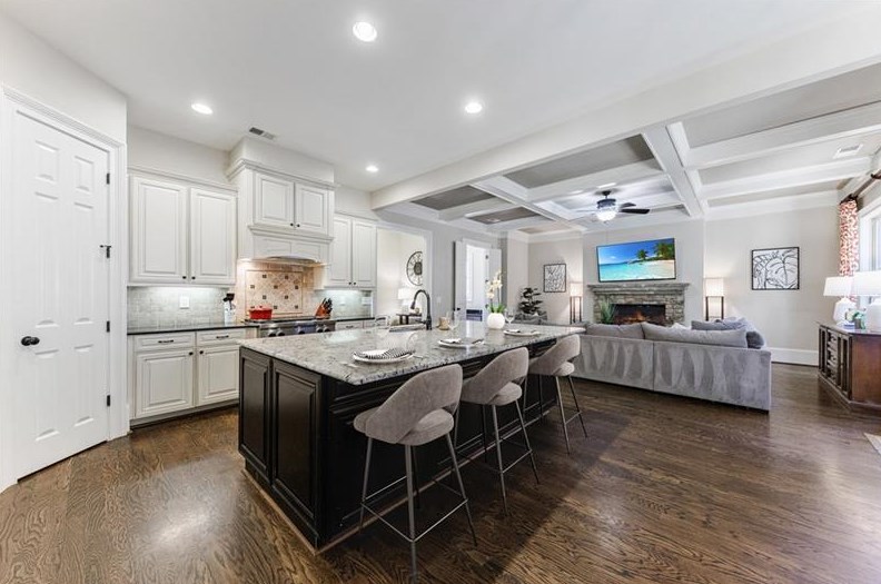 316 Vly Brk Way, Atlanta GA 30319-5241 exterior