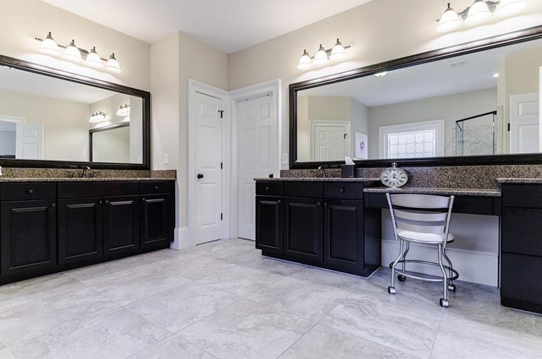 316 Vly Brk Way, Atlanta GA 30319-5241 exterior