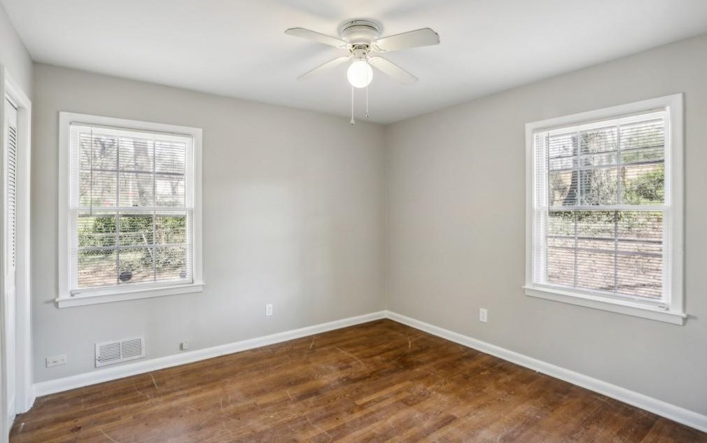 1659 Spruce Vly Dr, Decatur GA exterior