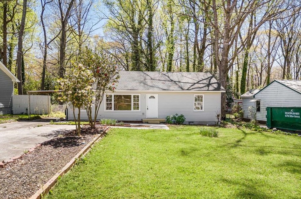 4221 Lindsey Dr, Decatur GA  30035-1926 exterior