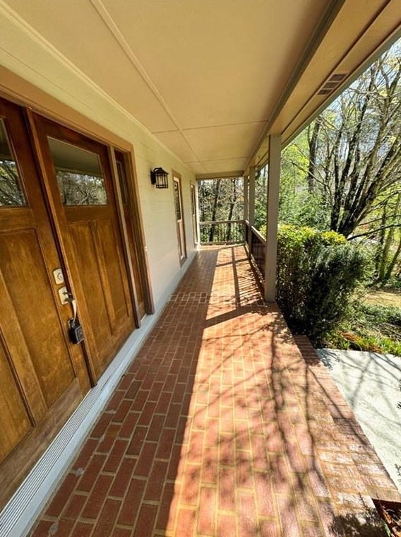 5466 Redstone Ter, Atlanta GA  30338-2636 exterior