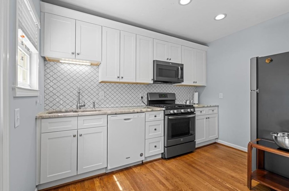 1901 Flat Shoals Rd, Atlanta GA  30316-2803 exterior