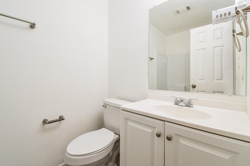 110 Pinehurst Dr, Stockbridge GA  30281-3842 exterior