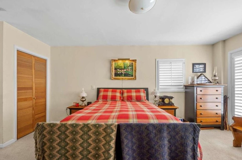 2437 Woodland Cir, Atlanta GA  30344-2735 exterior