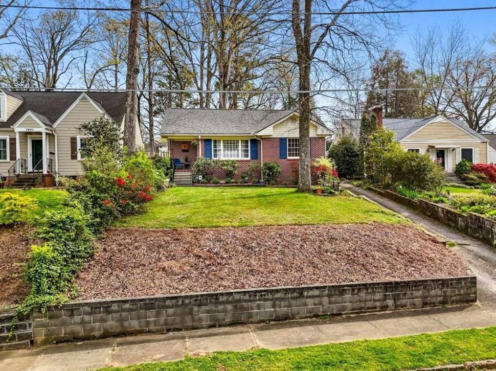 2437 Woodland Cir, Atlanta GA  30344-2735 exterior