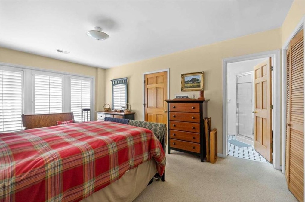 2437 Woodland Cir, Atlanta GA  30344-2735 exterior