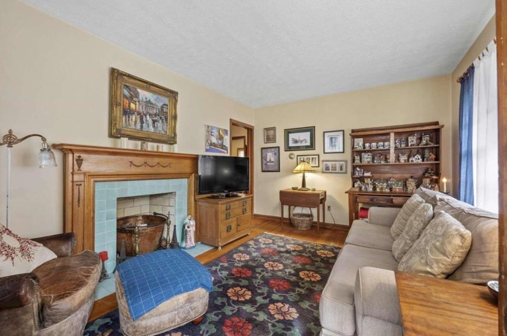 2437 Woodland Cir, Atlanta GA  30344-2735 exterior