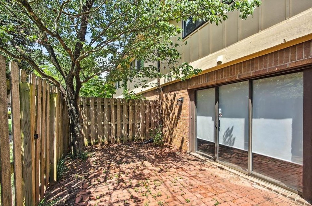 2536 Bradford Sq, Atlanta GA  30345-1336 exterior