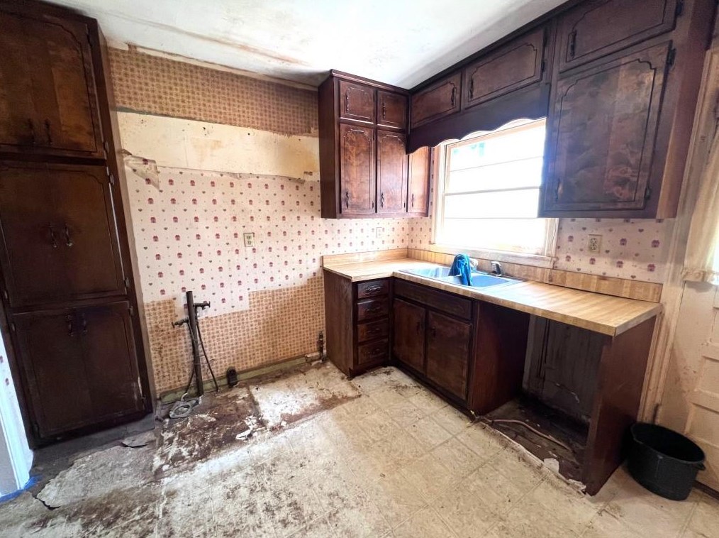 2317 Vistamont Dr, Decatur GA  30033-4705 exterior