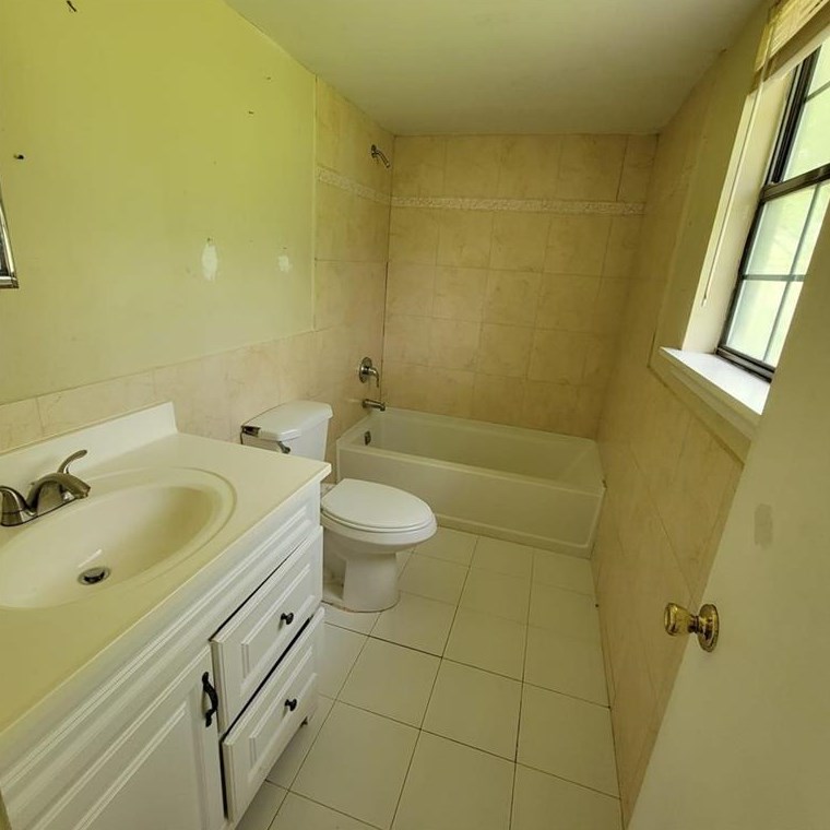 2806 Oxford Dr, Decatur GA 30034-1049 exterior