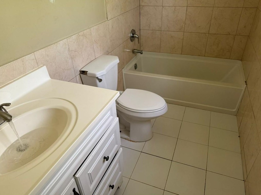 2806 Oxford Dr, Decatur GA 30034-1049 exterior