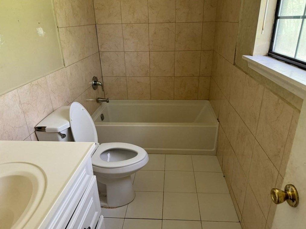 2806 Oxford Dr, Decatur GA 30034-1049 exterior