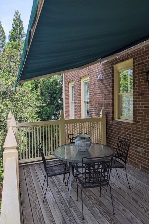 1189 Vlg Cv, Atlanta GA 30319-5308 exterior