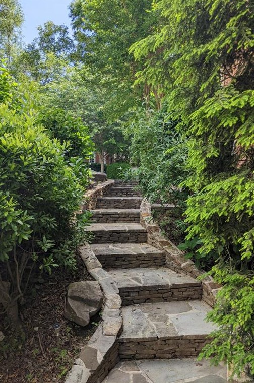 1189 Vlg Cv, Atlanta GA 30319-5308 exterior