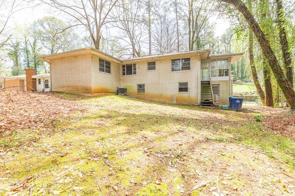 2777 Collier Dr, Atlanta GA  30318-7254 exterior