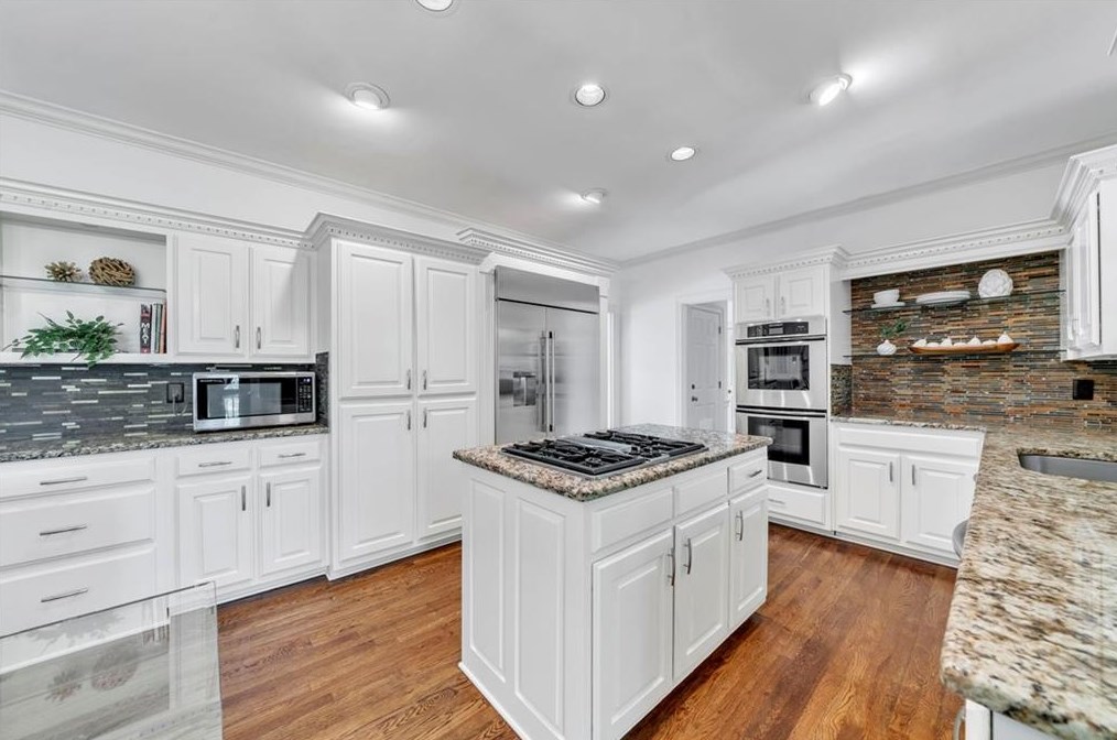 1635 Lazy River Ln, Atlanta GA  30350-3523 exterior