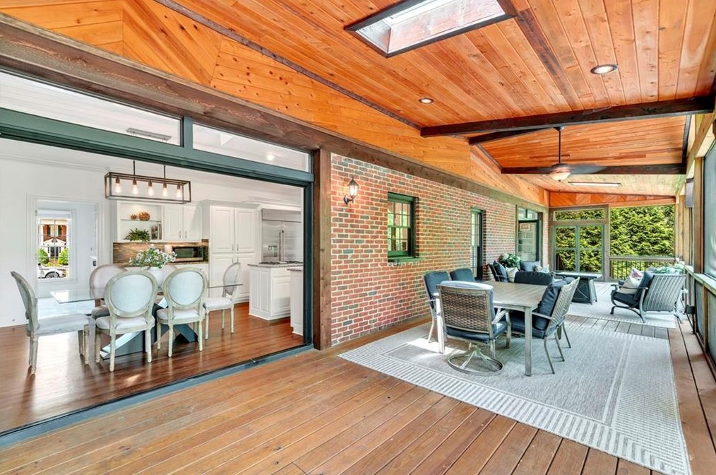 1635 Lazy River Ln, Atlanta GA  30350-3523 exterior