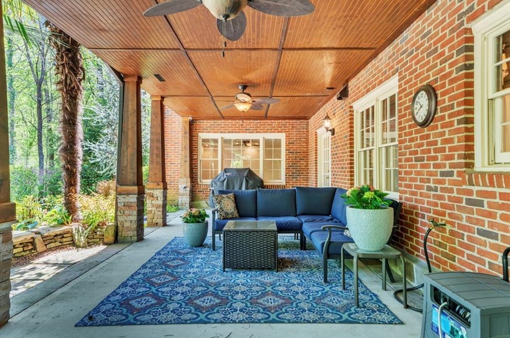 1635 Lazy River Ln, Atlanta GA  30350-3523 exterior