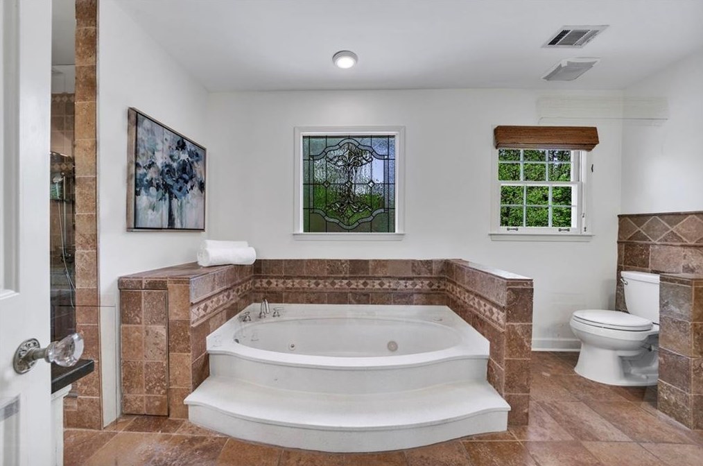 1635 Lazy River Ln, Atlanta GA  30350-3523 exterior