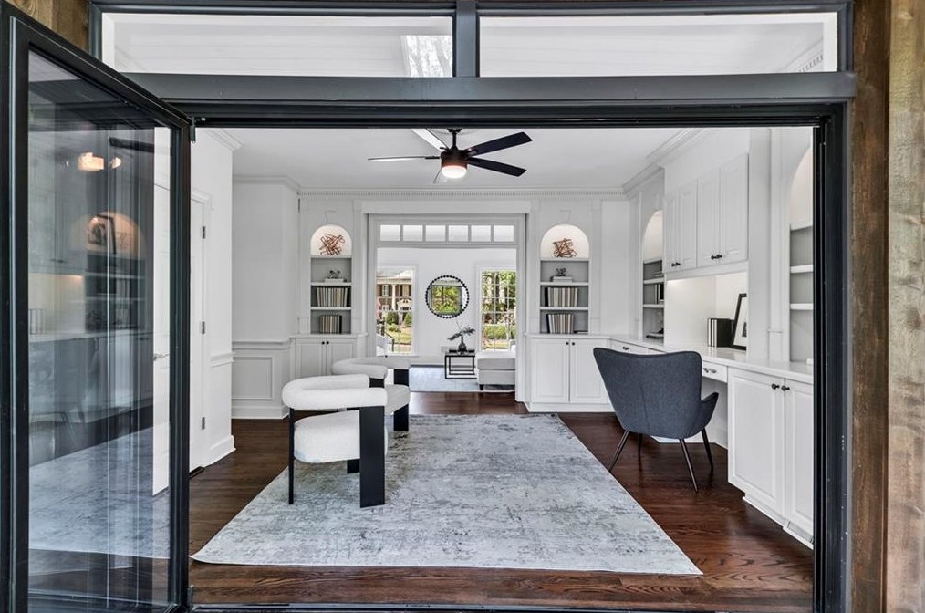 1635 Lazy River Ln, Atlanta GA  30350-3523 exterior