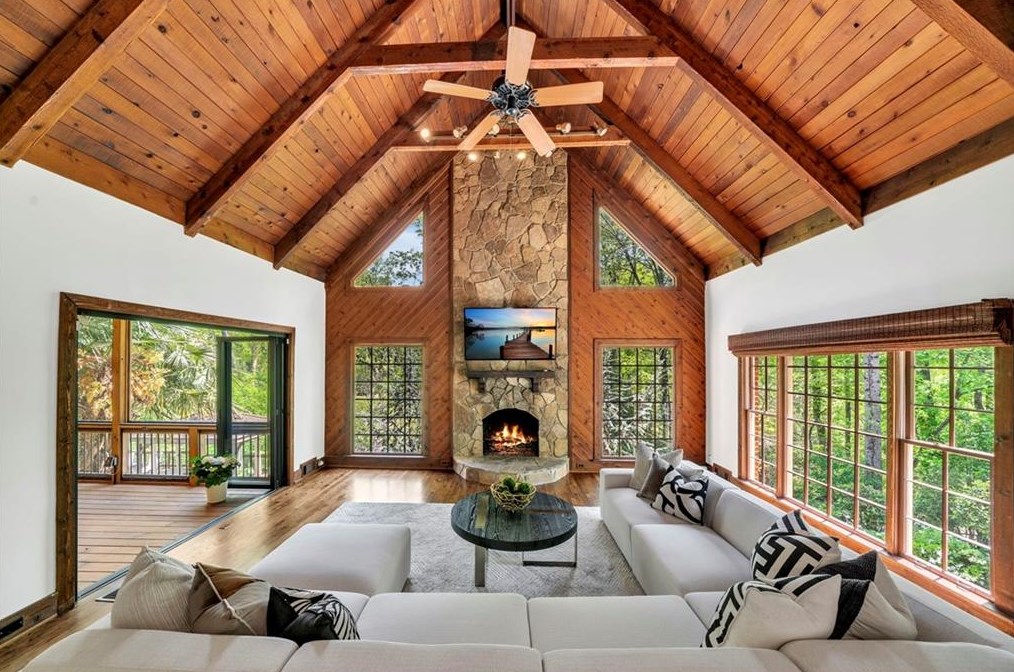 1635 Lazy River Ln, Atlanta GA  30350-3523 exterior