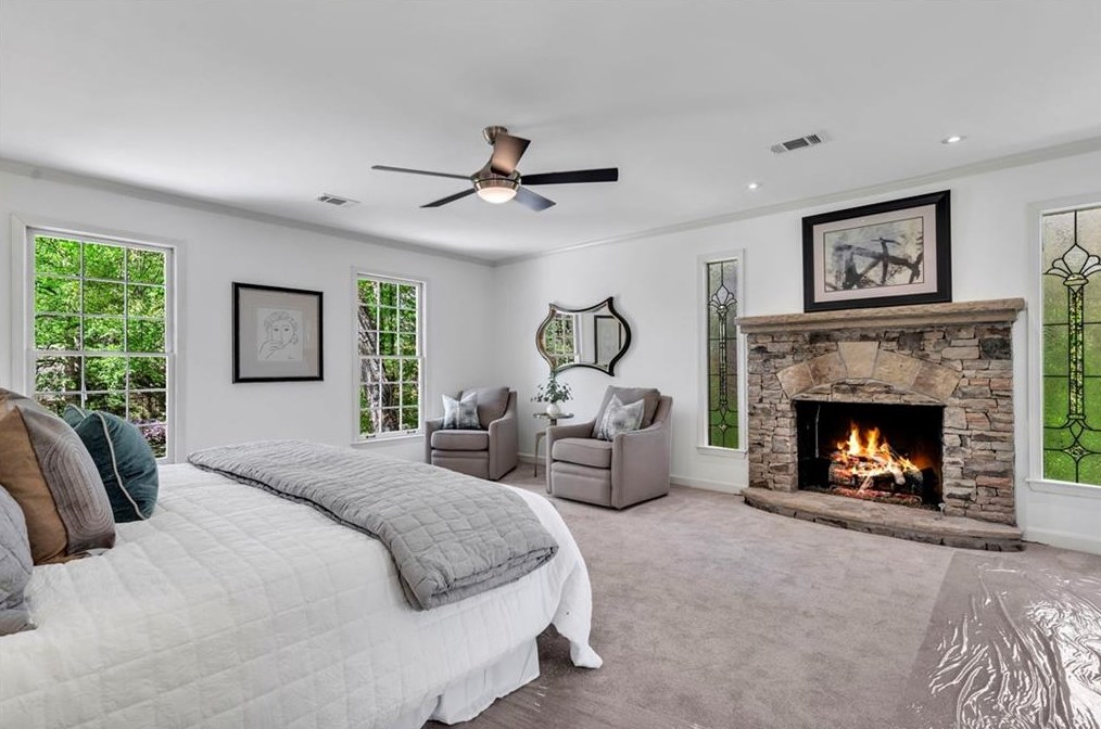 1635 Lazy River Ln, Atlanta GA  30350-3523 exterior