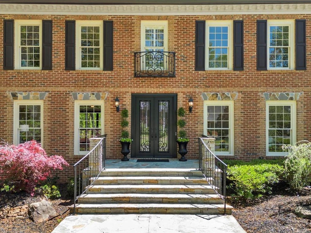 1635 Lazy River Ln, Atlanta GA  30350-3523 exterior