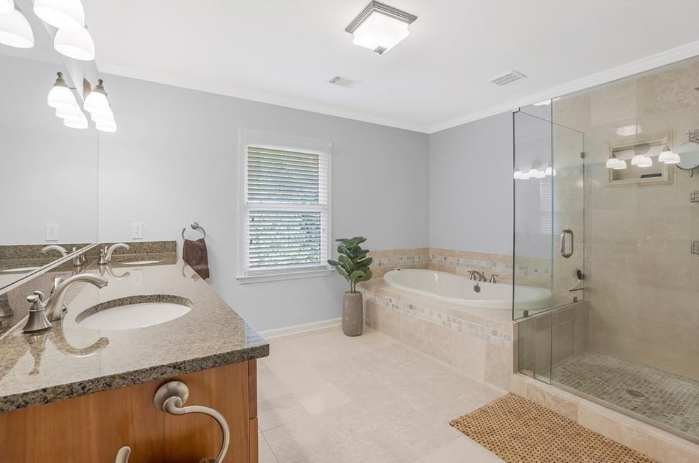 1538 Council Bluff Dr, Atlanta GA  30345-4136 exterior