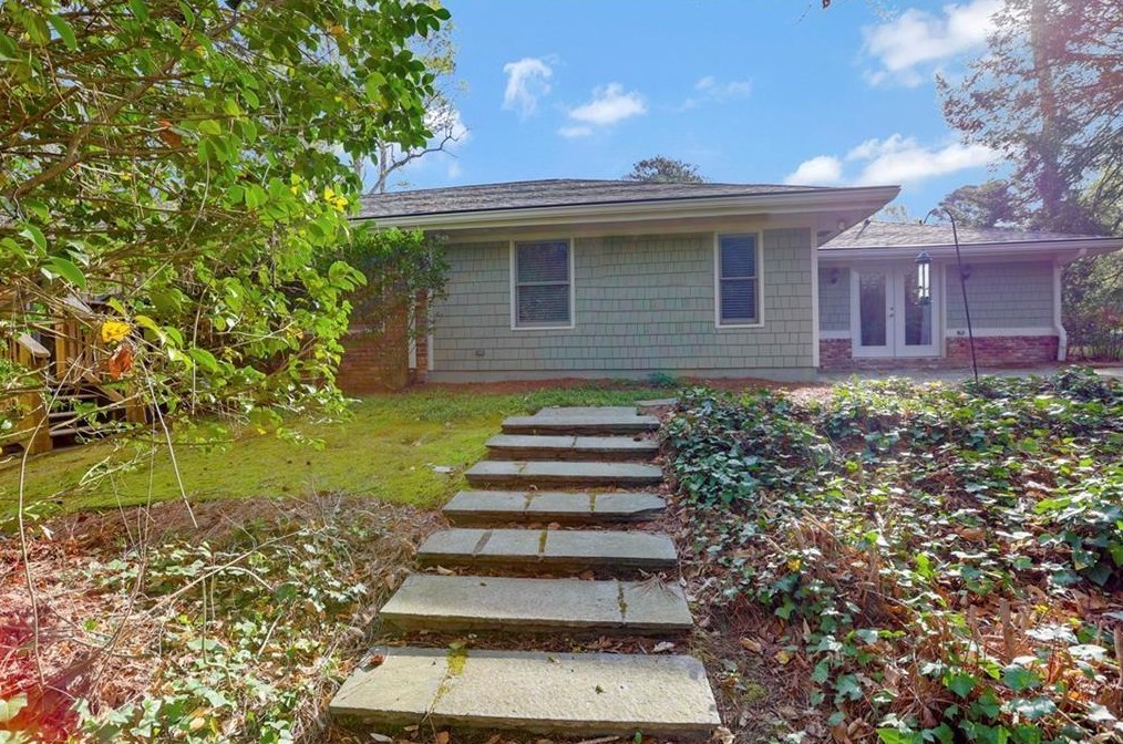 1538 Council Bluff Dr, Atlanta GA  30345-4136 exterior