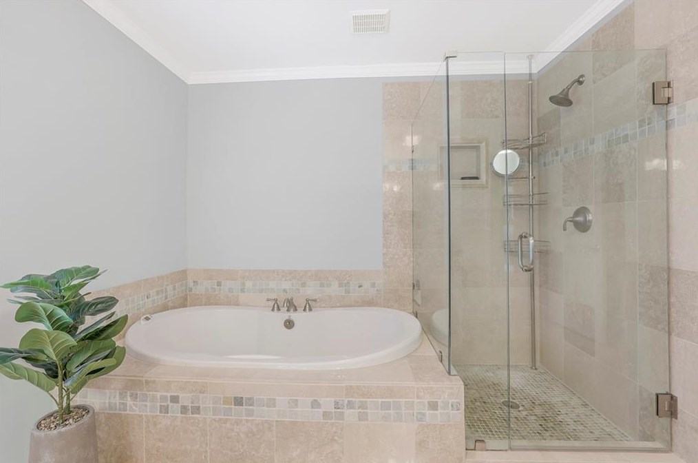 1538 Council Bluff Dr, Atlanta GA  30345-4136 exterior