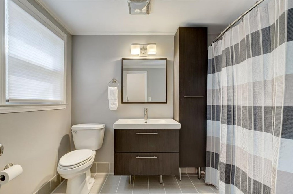3837 Foxford Dr, Atlanta GA  30340-4406 exterior