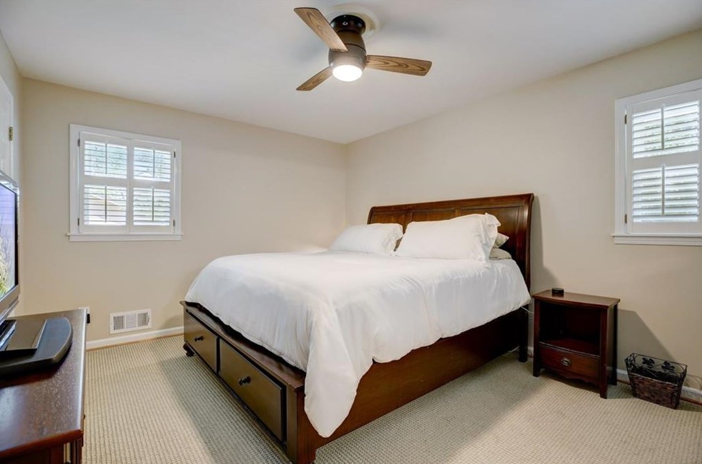3837 Foxford Dr, Atlanta GA  30340-4406 exterior