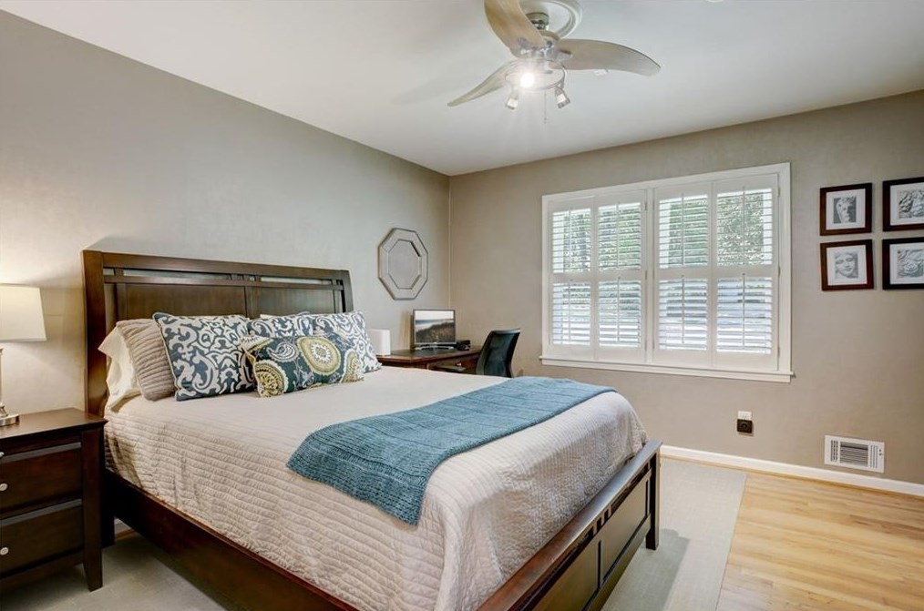 3837 Foxford Dr, Atlanta GA  30340-4406 exterior