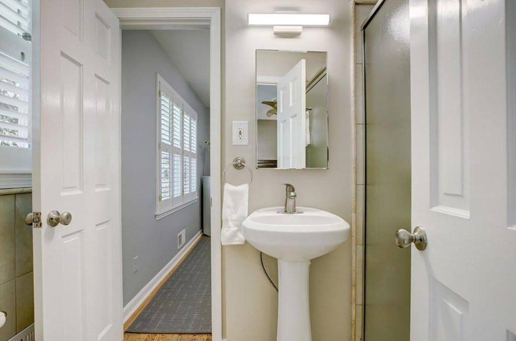 3837 Foxford Dr, Atlanta GA  30340-4406 exterior