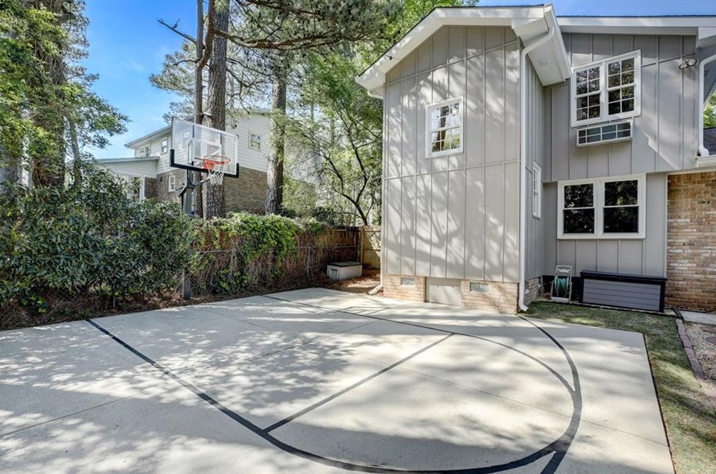 3837 Foxford Dr, Atlanta GA  30340-4406 exterior
