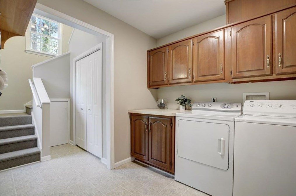 3837 Foxford Dr, Atlanta GA  30340-4406 exterior