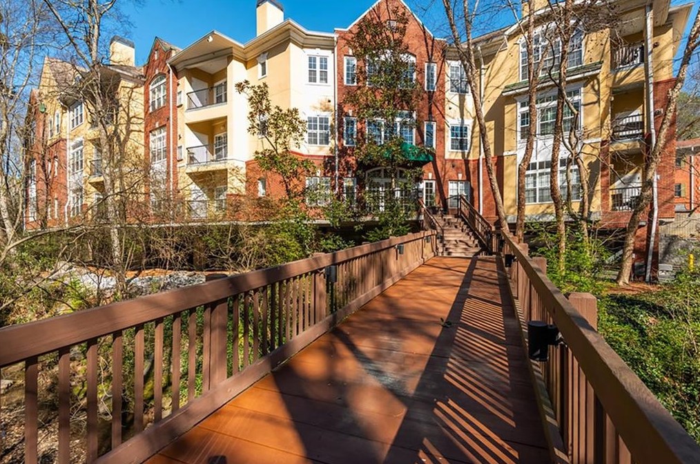 424 Lindbergh Dr, Atlanta GA  30305-3832 exterior