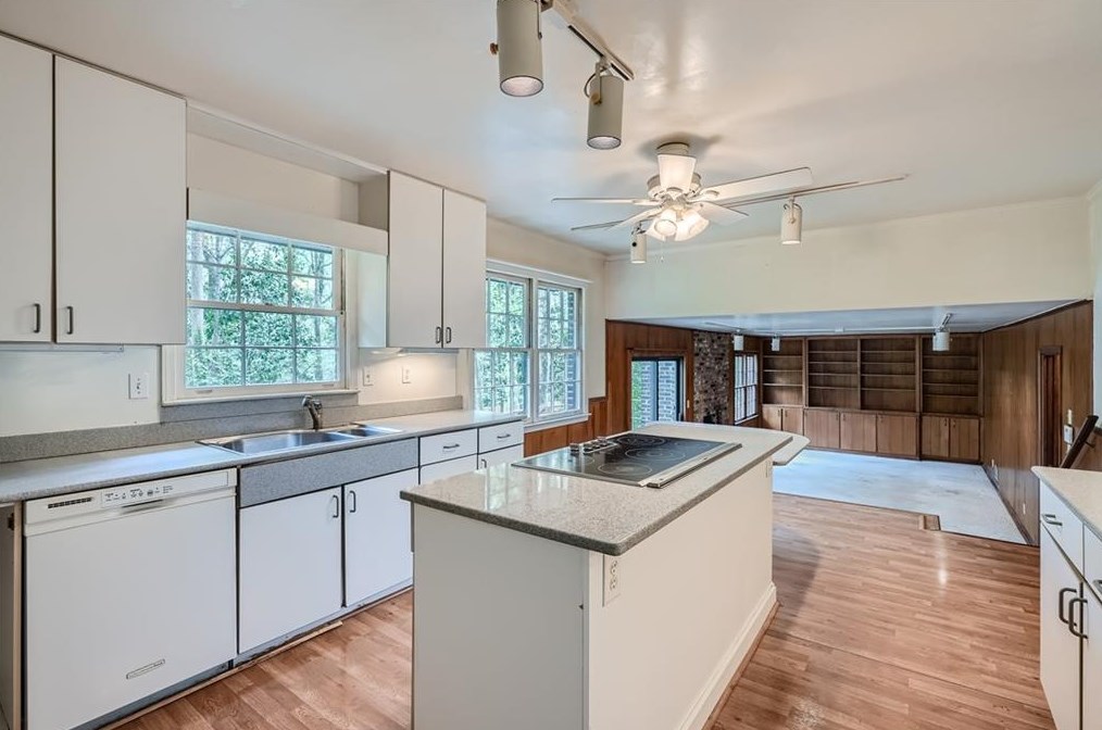 2255 Shasta Way, Atlanta GA  30345-2603 exterior